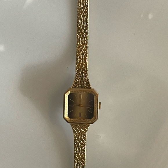 Vintage Cardinal Gold tone nugget square fancy face watch womens - Picture 10 of 16